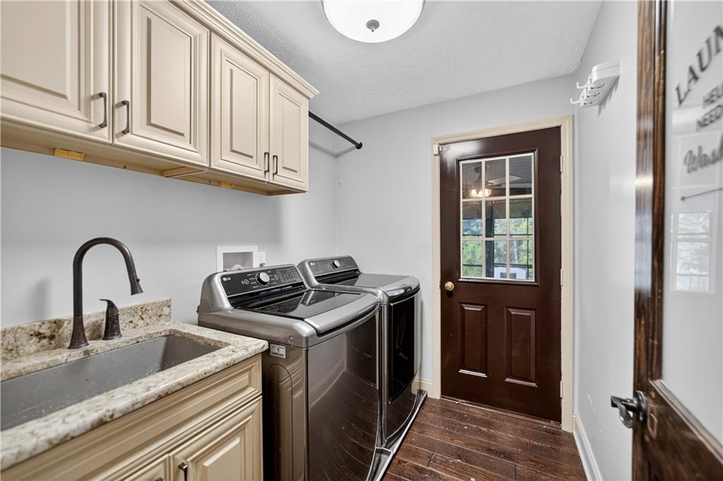 10107 Deer View Point Road Wexford, PA 15090 - Photo 19 of 50 Convenient Laundry Room off the Kitchen