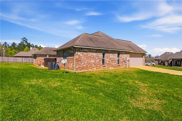 $399,900 | 106 Abigail Lane, Woodworth, LA 71485