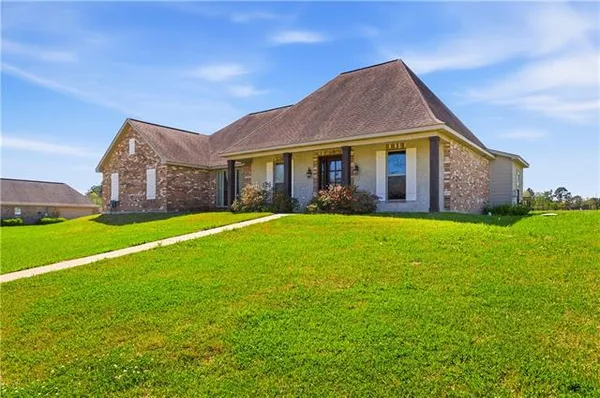 $399,900 | 106 Abigail Lane, Woodworth, LA 71485