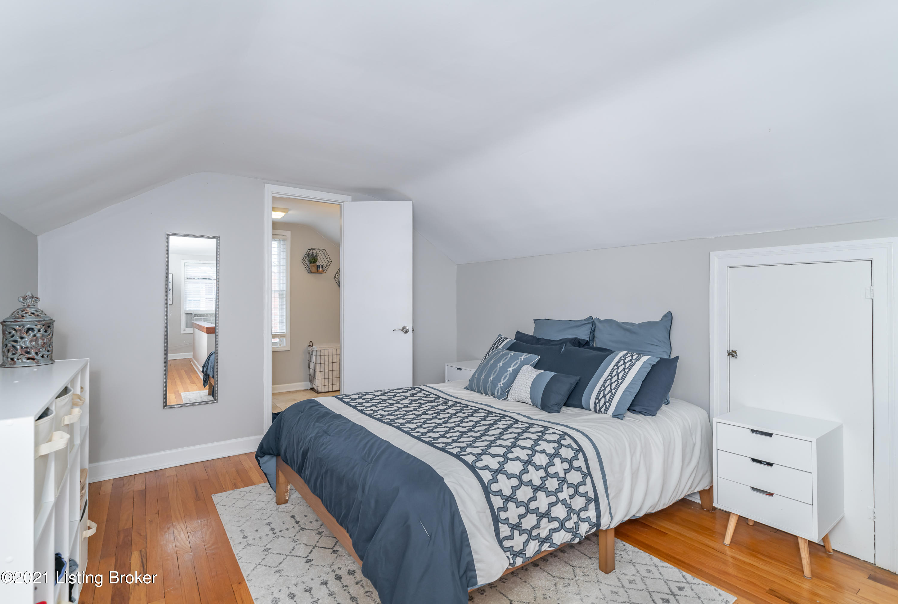307 Merriman Road Louisville, KY 40207 - Photo 26 of 43 307 Merriman Rd L-24