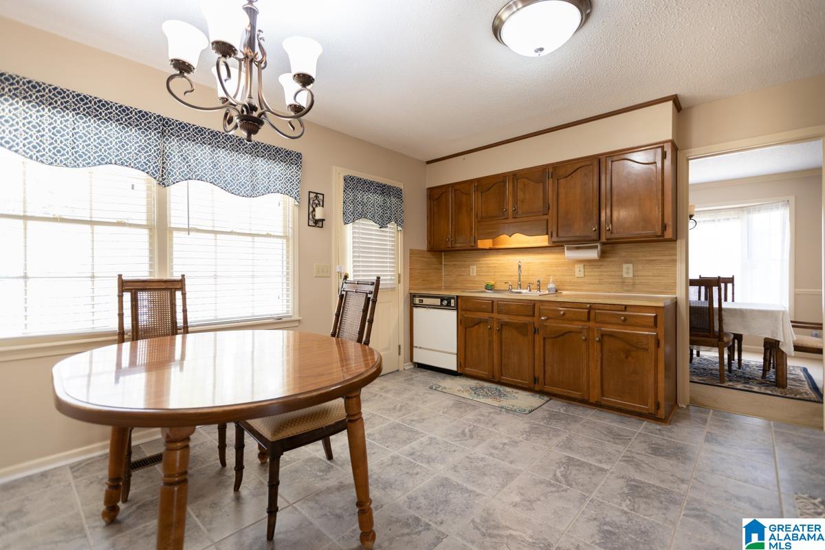 5122 Colonial Park Road Birmingham, AL 35242 - Photo 10 of 36