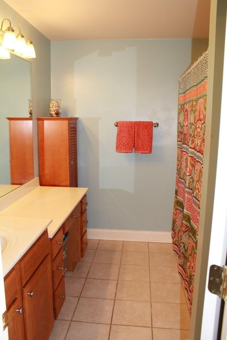 269 Ash Road Hustonville, KY 40437 - Photo 31 of 32 Jetted tub in master bathroom