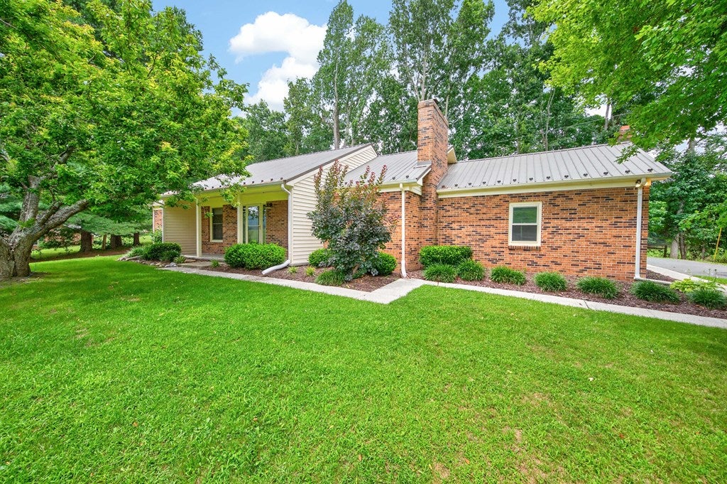 1299 Kinder Valley Road Rural Retreat, VA 24368 - Photo 8 of 82 Gallery Image 8