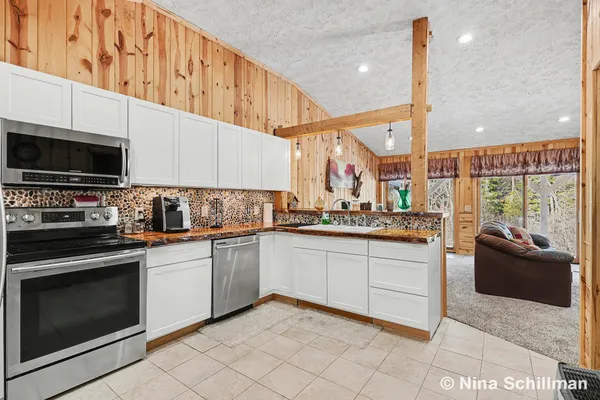 $500,000 | 19550 Washington Road, Morley, MI 49336