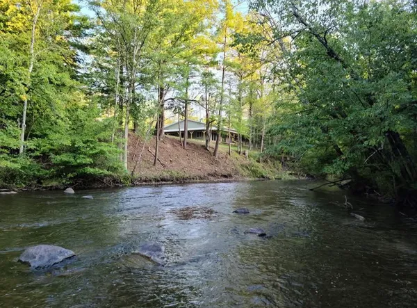 $500,000 | 19550 Washington Road, Morley, MI 49336