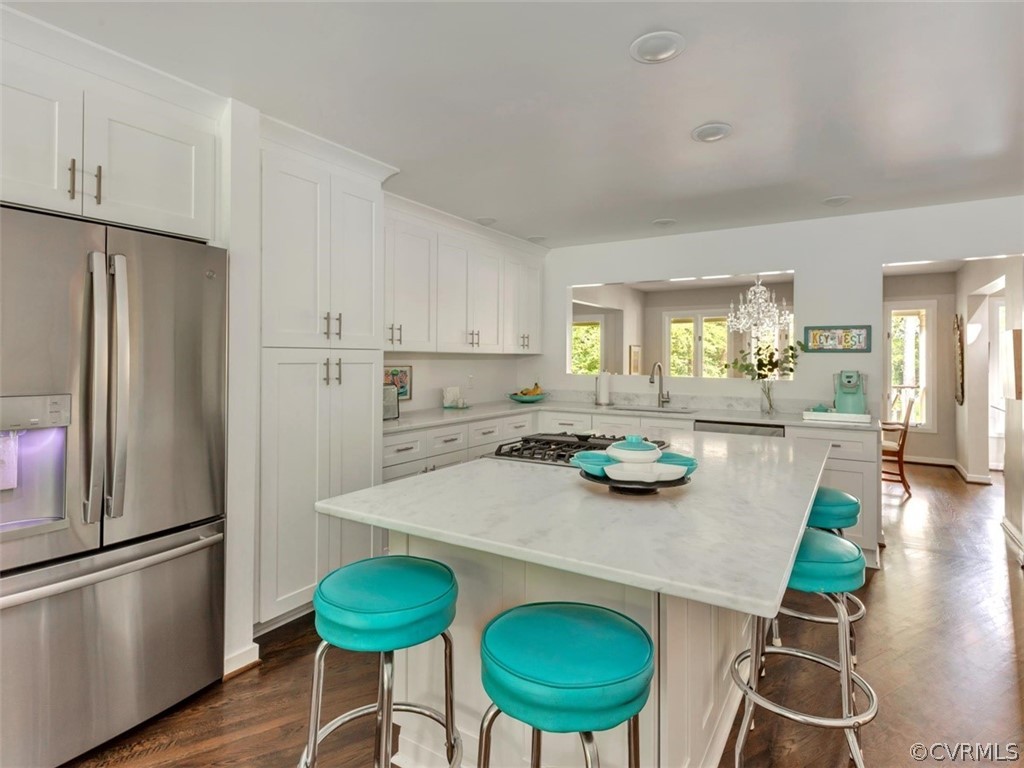 10690 Cherokee Road Midlothian, VA 23113 - Photo 18 of 49 Kitchen with view towards river