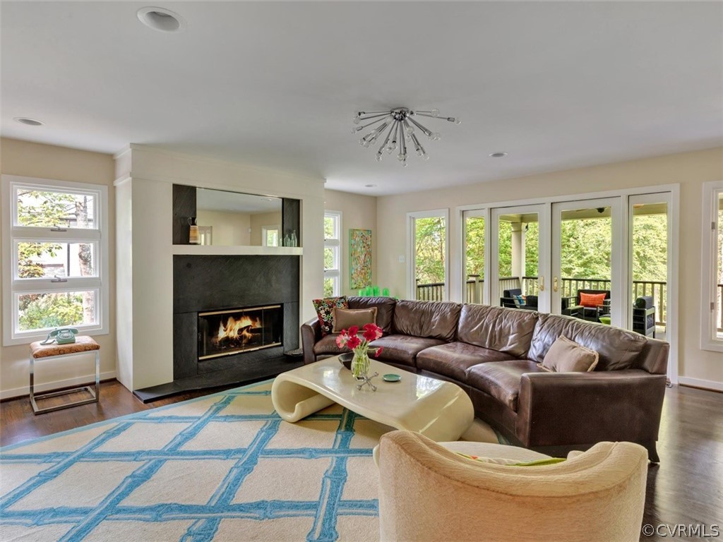10690 Cherokee Road Midlothian, VA 23113 - Photo 25 of 49 Family room