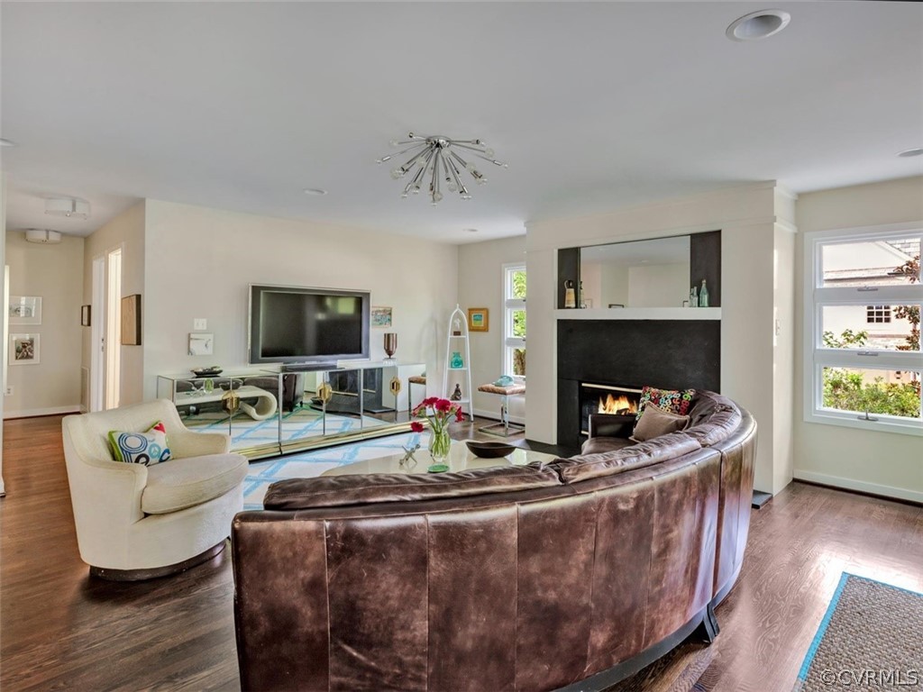 10690 Cherokee Road Midlothian, VA 23113 - Photo 26 of 49 Family room