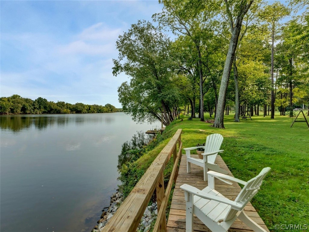 10690 Cherokee Road Midlothian, VA 23113 - Photo 3 of 49 James River views