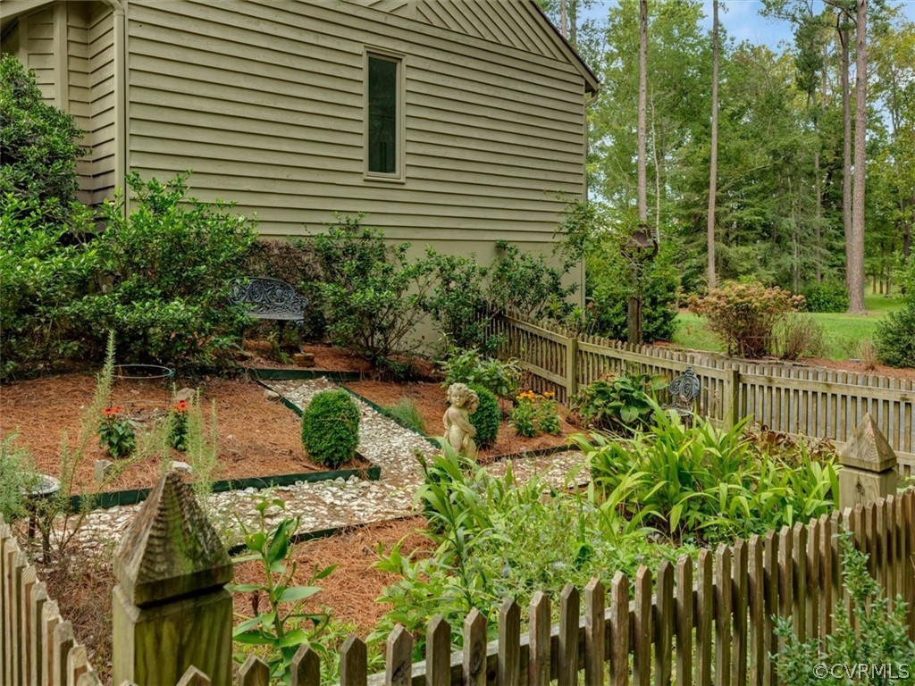 10690 Cherokee Road Midlothian, VA 23113 - Photo 47 of 49 Cutting garden