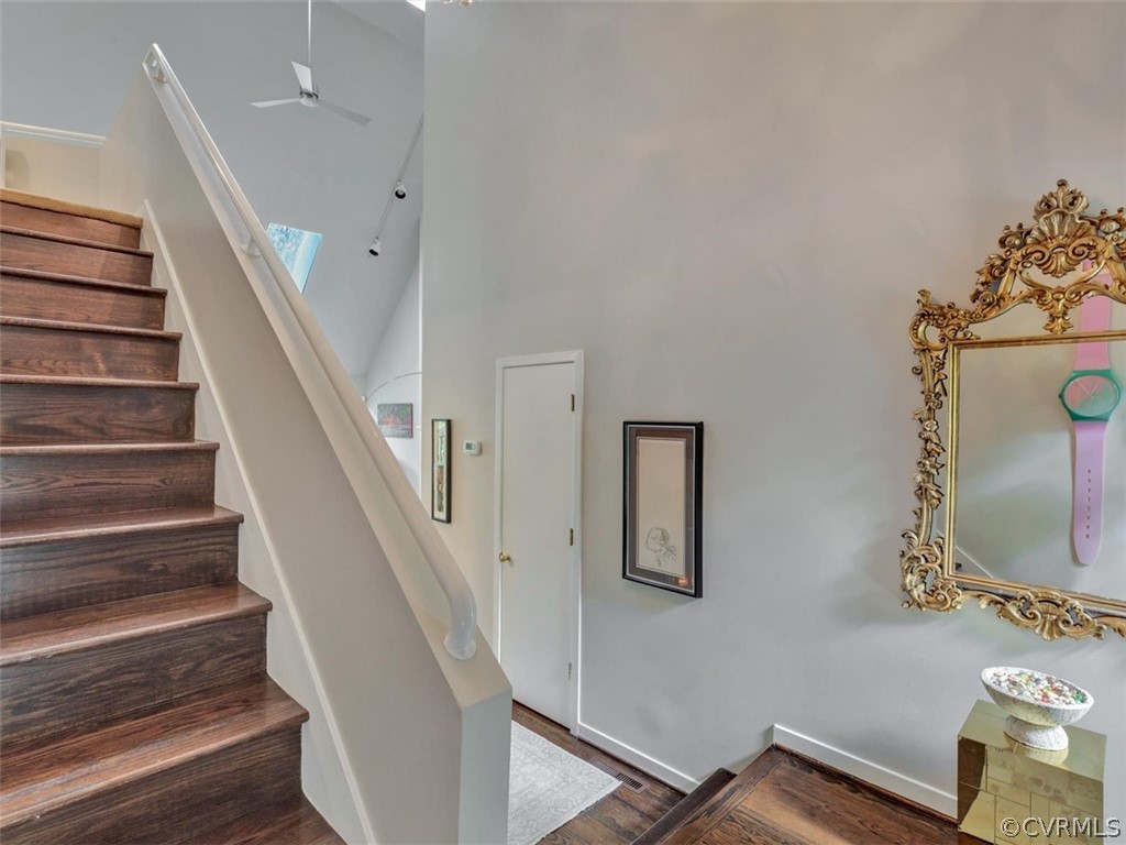 10690 Cherokee Road Midlothian, VA 23113 - Photo 8 of 49 Foyer