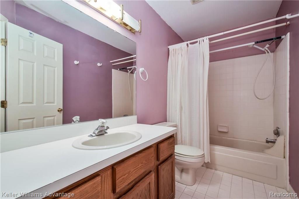 3279 Fairgrove Terrace Rochester Hills, MI 48309 - Photo 21 of 40