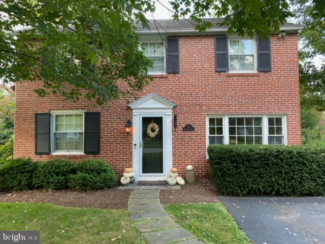 273 Wentworth Road Wayne, PA 19087 - Photo 1 of 26