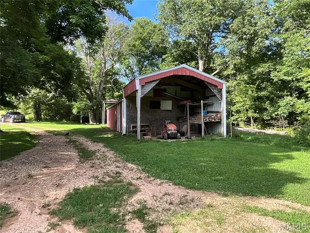 $345,000 | 10295 County Road 458A, Birch Tree, MO 65438