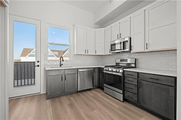$320,000 | 449 Southwest Longview Boulevard, Lee's Summit, MO 64081