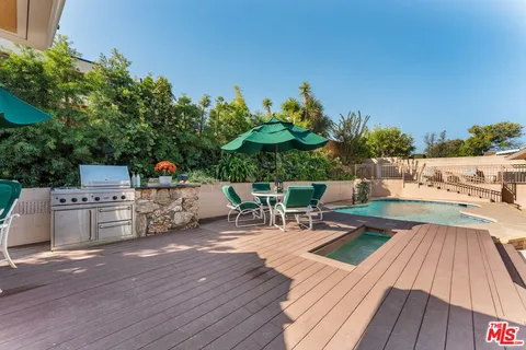 $1,785,000 | 4845 Parkglen Avenue, View Park, CA 90043