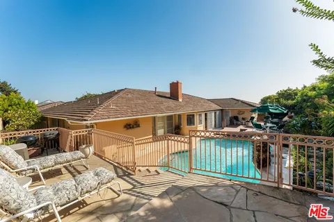 $1,785,000 | 4845 Parkglen Avenue, View Park, CA 90043