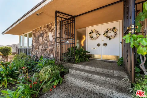 $1,785,000 | 4845 Parkglen Avenue, View Park, CA 90043