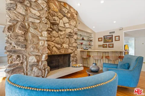 $1,785,000 | 4845 Parkglen Avenue, View Park, CA 90043