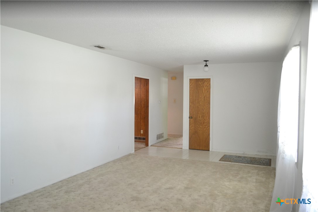 2202 South 53rd Street Temple, TX 76504 - Photo 5 of 27 an empty room with closet