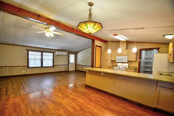 $1,775 | 3761 Junction Highway, Ingram, TX 78025