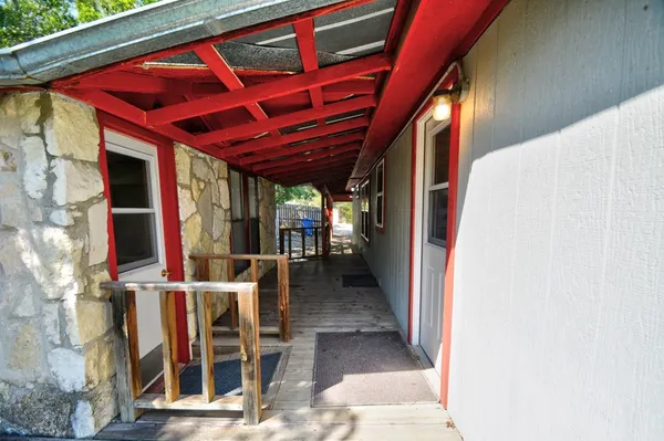 $1,775 | 3761 Junction Highway, Ingram, TX 78025