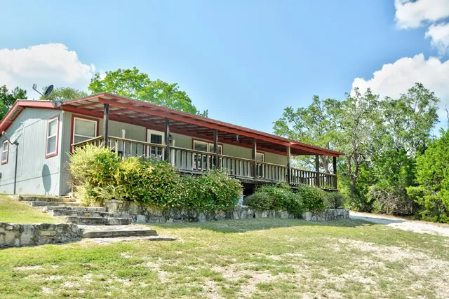 $1,800 | 3761 Junction Highway, Ingram, TX 78025