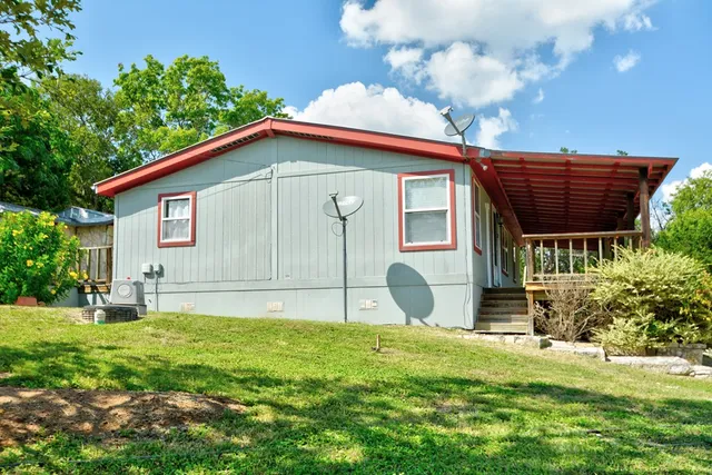 $1,800 | 3761 Junction Highway, Ingram, TX 78025