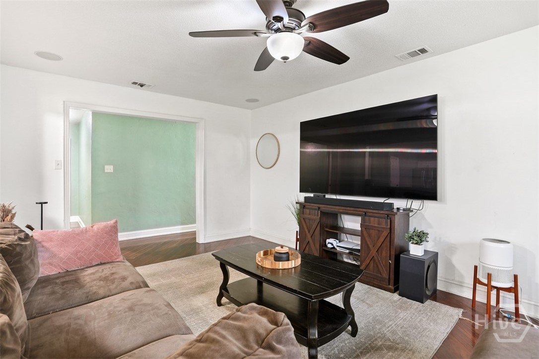 703 Birchwood Road Savannah, GA 31419 - Photo 12 of 29