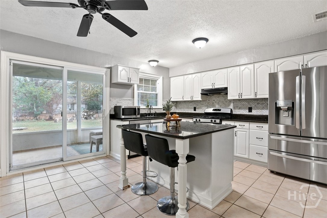 703 Birchwood Road Savannah, GA 31419 - Photo 5 of 29