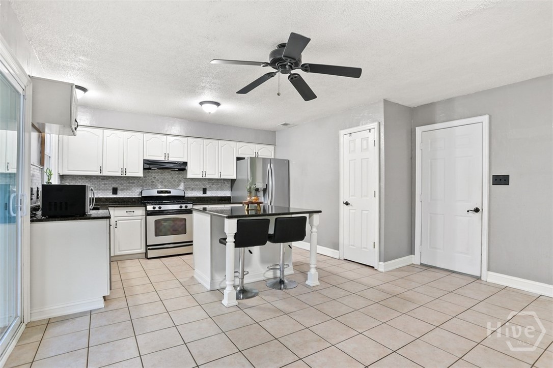 703 Birchwood Road Savannah, GA 31419 - Photo 9 of 29