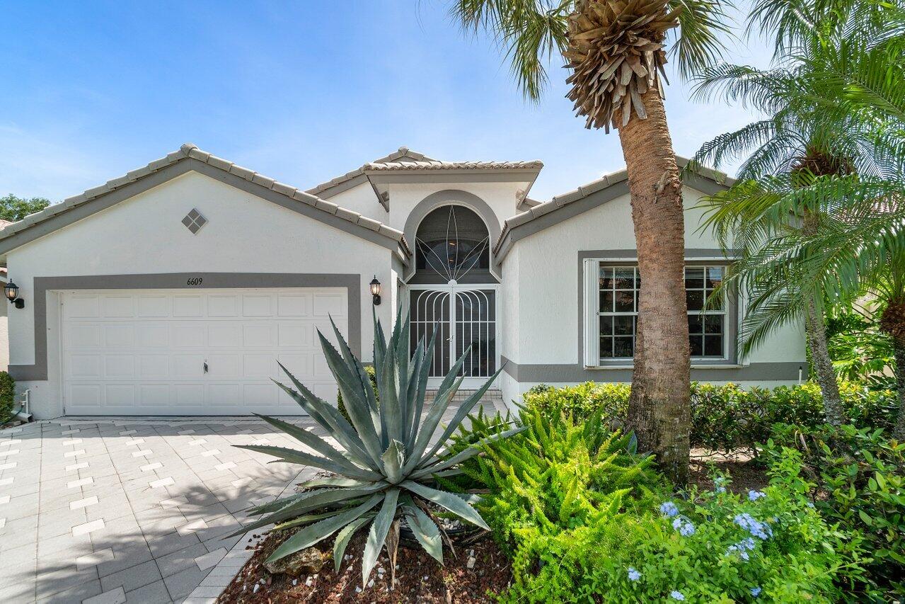 6609 Sun River Road Boynton Beach, FL 33437 - Photo 4 of 43 004-6609SunRiverRoad-BoyntonBeach-FL-334