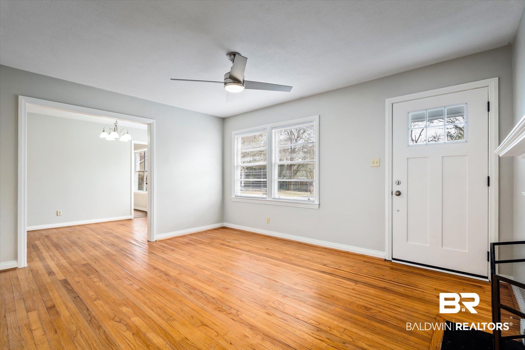 129 Shell Rd Place Mobile, AL 36607 - Photo 3 of 22