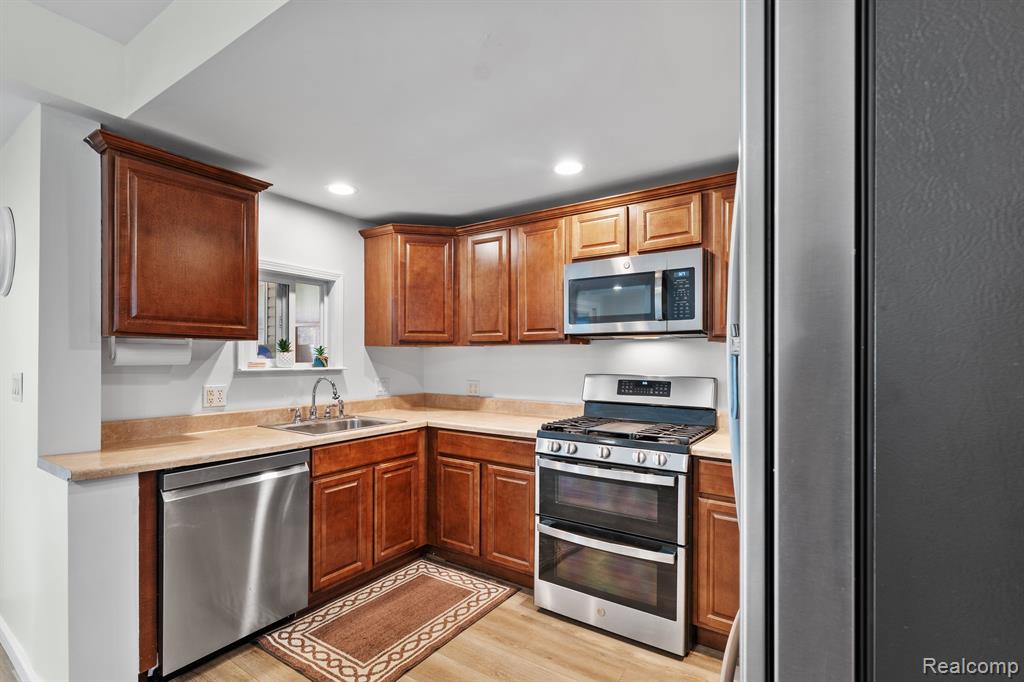 3446 Longview Avenue Rochester Hills, MI 48307 - Photo 13 of 38