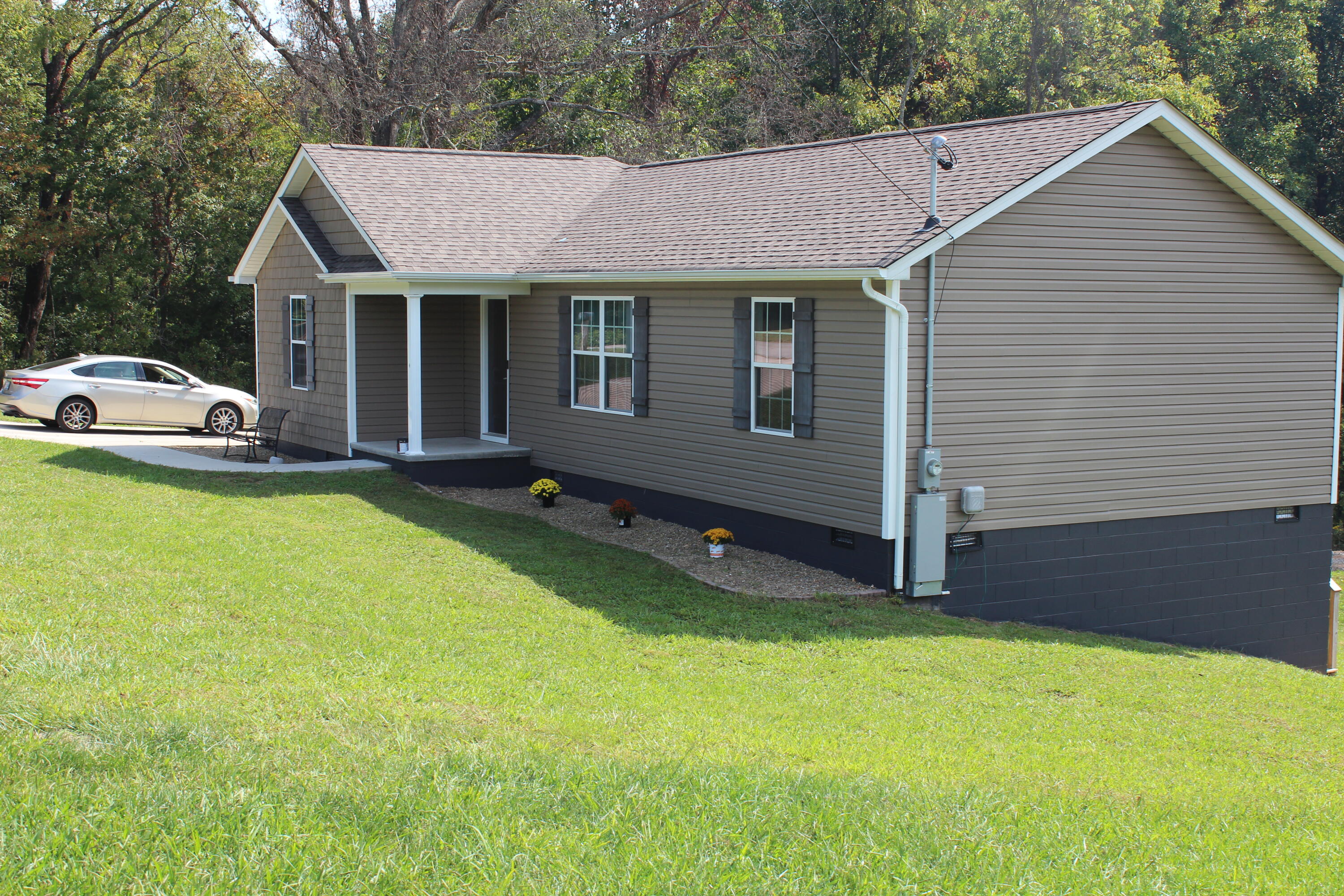418 Hubbs Grove Road Maynardville, TN 37807 - Photo 3 of 29 IMG_9202