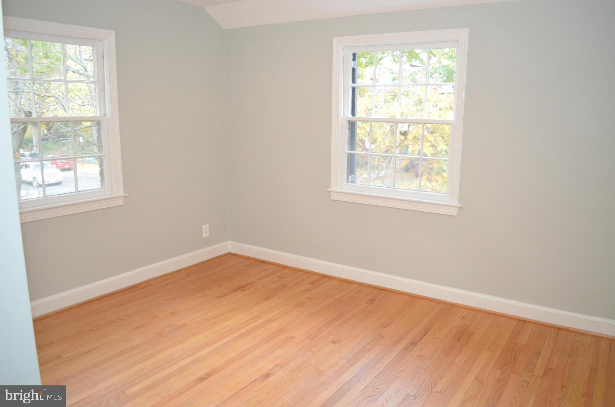 3134 38th Street Northwest Washington, DC 20016 - Photo 20 of 30 an empty room with a window