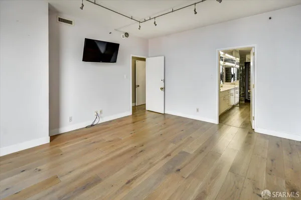 $7,890 | 101 Lombard Street, Unit 903W, San Francisco, CA 94111