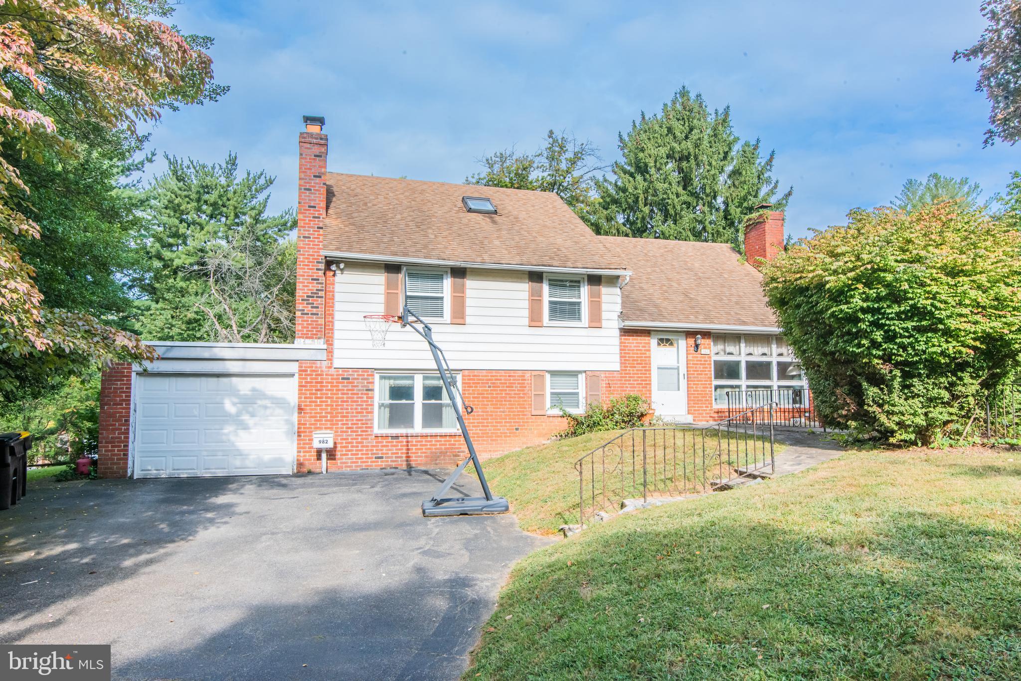 982 Mayberry Road Conshohocken, PA 19428 - Photo 1 of 37 Gallery Image 1