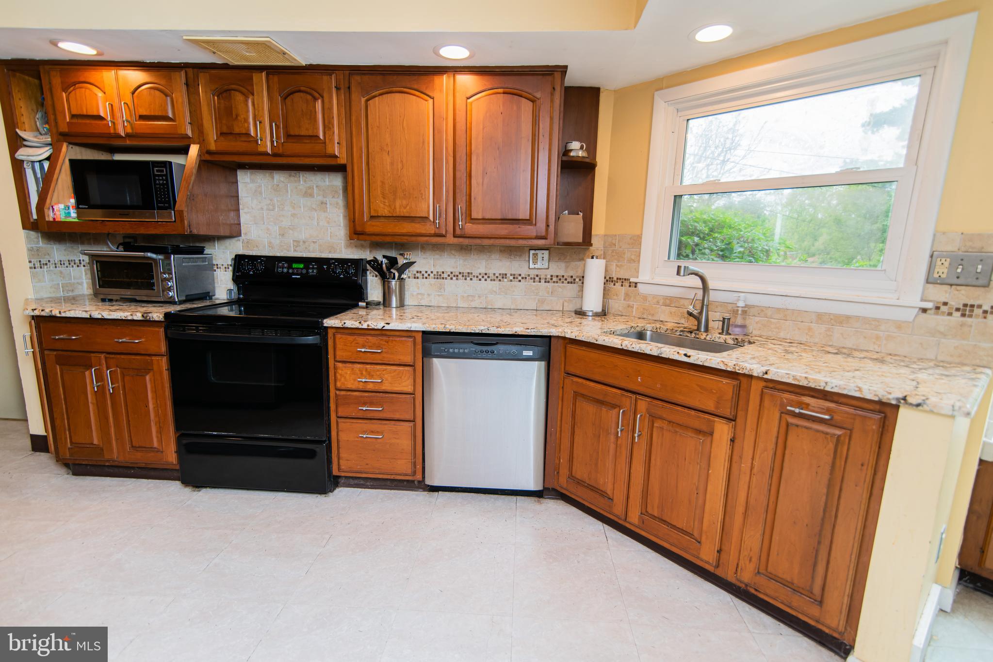 982 Mayberry Road Conshohocken, PA 19428 - Photo 18 of 37 Gallery Image 18