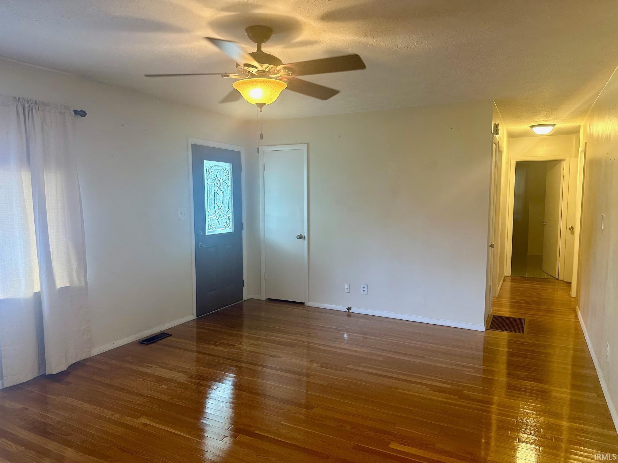 2817 Hillside Drive Bedford, IN 47421 - Photo 4 of 21