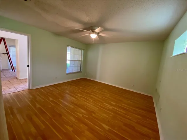 a view of empty room with window