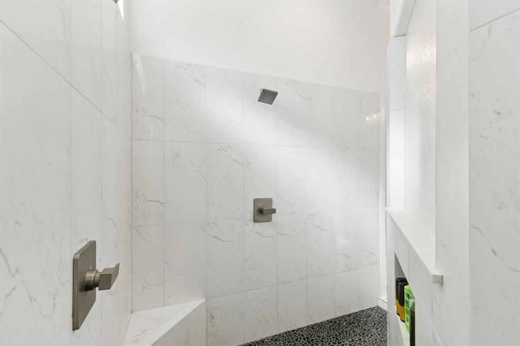 125 San Miguel Drive Decatur, TX 76234 - Photo 24 of 36 a bathroom with a shower