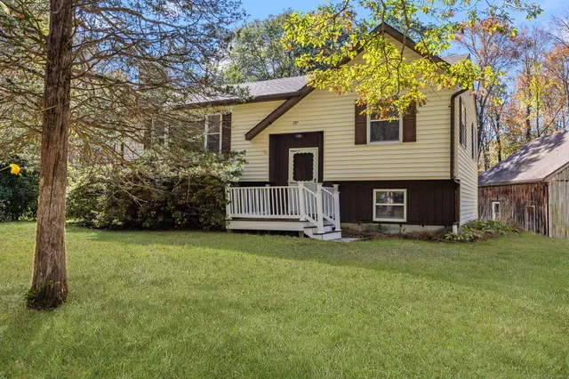 $300,000 | 137 Drain Street, Hampton, CT 06247