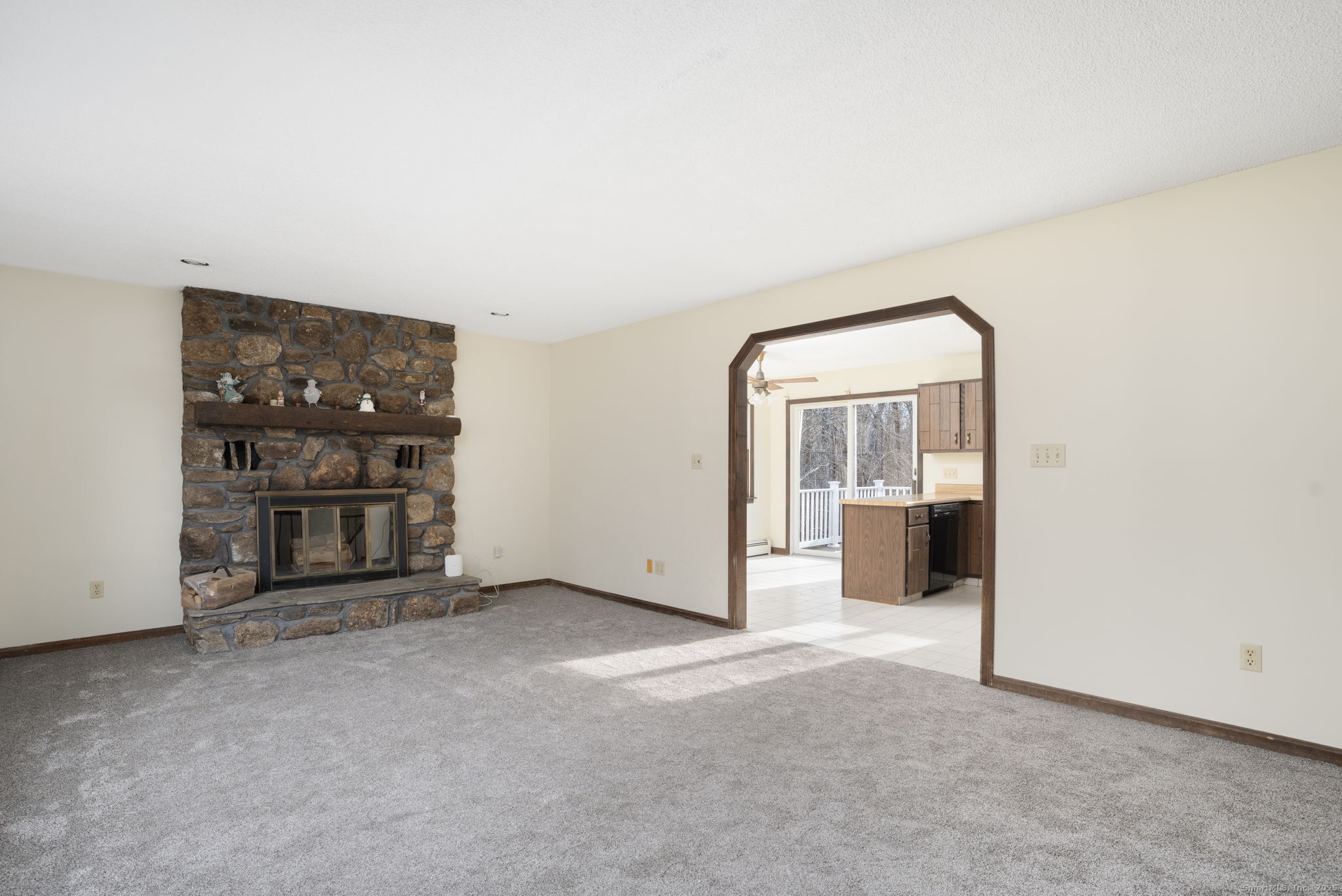 137 Drain Street Hampton, CT 06247 - Photo 5 of 30 an empty room with closet