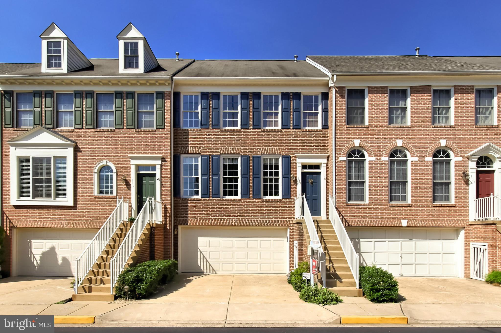 139 Roland Court Southwest Vienna, VA 22180 - Photo 1 of 30 Exterior (Front)
