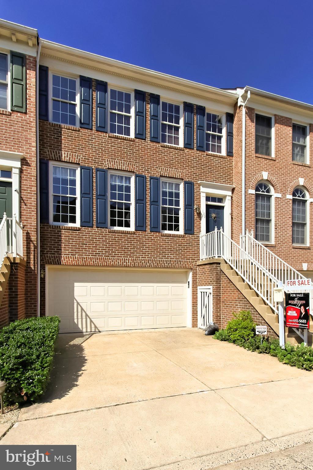 139 Roland Court Southwest Vienna, VA 22180 - Photo 2 of 30 Exterior (Front)