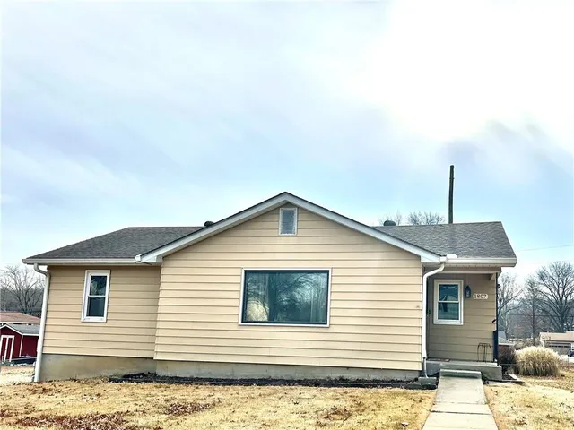 $217,000 | 1807 High Street, Leavenworth, KS 66048