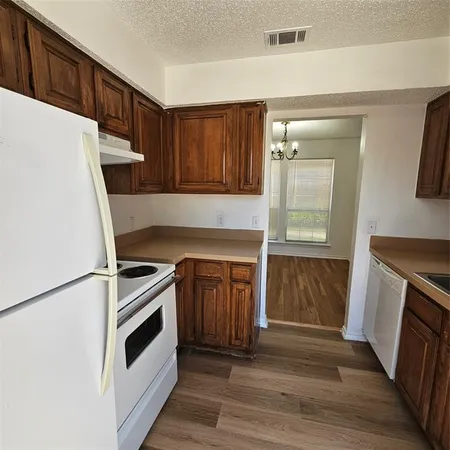 $1,395 | 1400 Darr Street, Unit C, Irving, TX 75061
