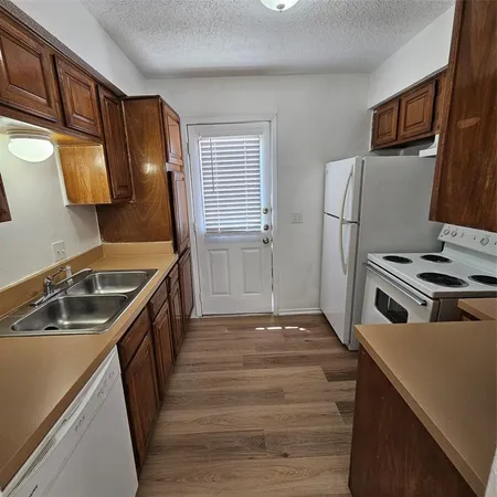 $1,395 | 1400 Darr Street, Unit C, Irving, TX 75061