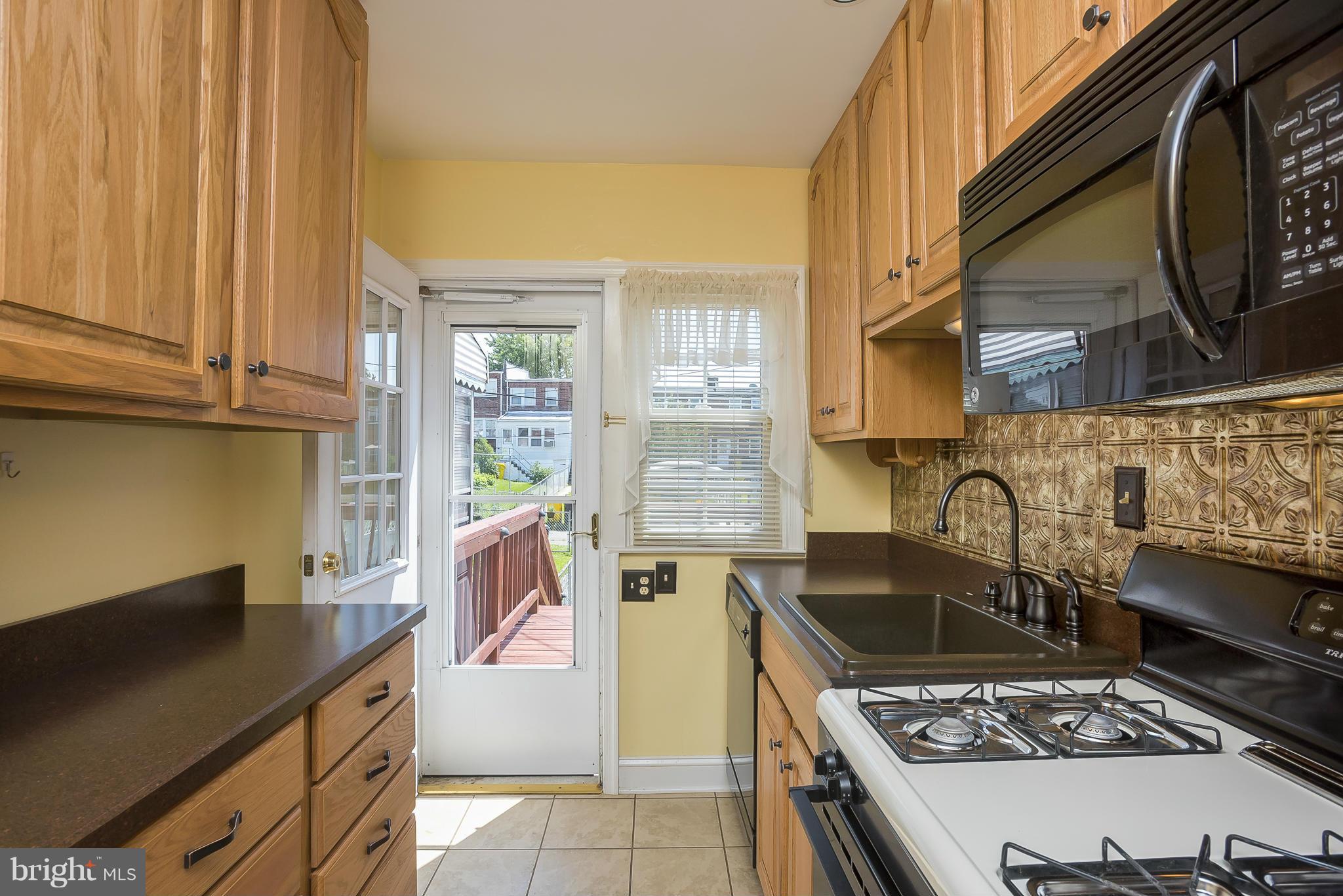 329 Arden Road West Baltimore, MD 21225 - Photo 3 of 19 Kitchen